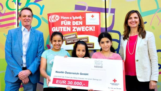 Nestlé unterstützt Rotes Kreuz mit 30.000 Euro