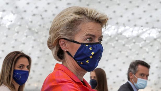 EU-Kommissionschefin Ursula von der Leyen spricht von einem politischen Motiv