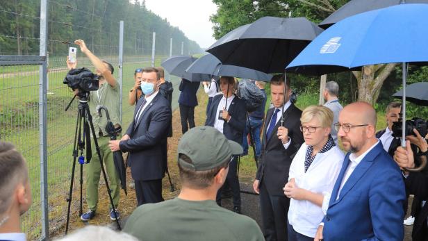 An der Grenze: EU-Ratschef Charles Michel und Litauens Regierungschefin Ingrida Simonyte