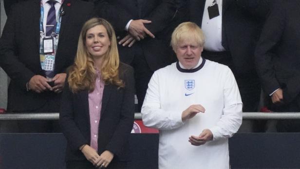 Der britische Premier Boris Johnson und seine Frau Carrie beim EM-Finale in London am Sonntag