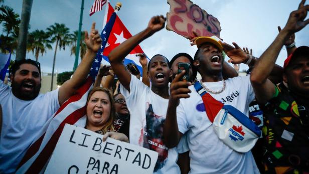 Kuba erlebt die größten Proteste seit Jahrzehnten