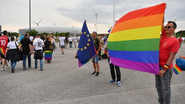 LGBTIQ-Rechte: EU startet Verfahren gegen Ungarn und Polen