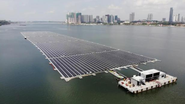 Größter schwimmender Solarpark der Welt in Indonesien geplant