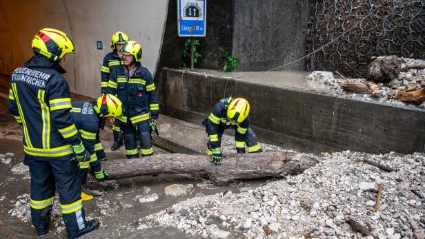 Nach Unwettern haben in OÖ die Aufräumarbeiten begonnen