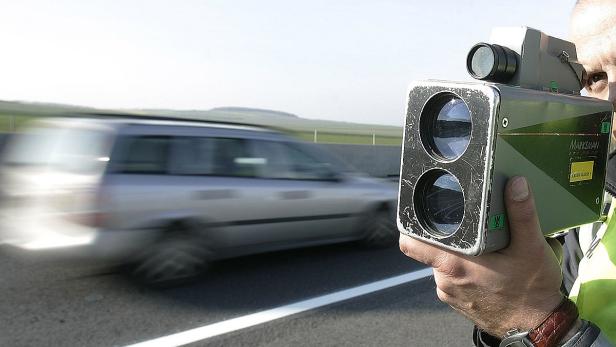 22-Jähriger raste ohne Führerschein mit 193 km/h