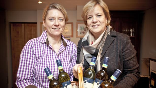 Auch Landesrätin Barbara Schwarz (r.) beehrte die Präsentation der Jungweine aus den niederösterreichischen Landesweingütern.