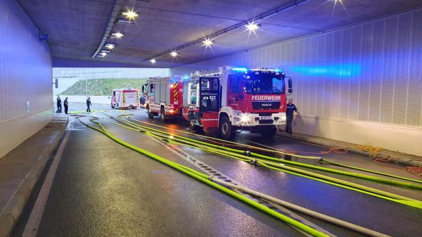 Unwetter überflutete Landhaustunnel in St. Pölten