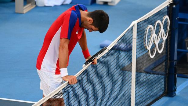 Djokovic holt nicht einmal Bronze und zertrümmert sein Racket