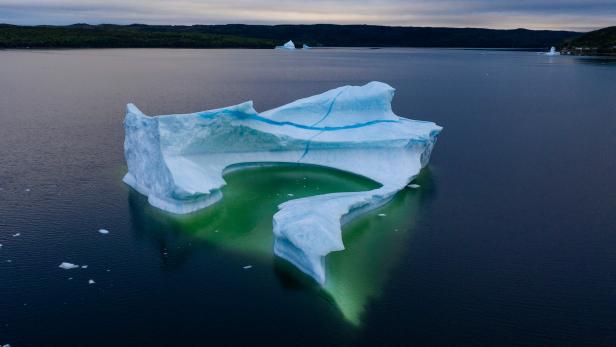 CANADA-ENVIRONMENT-WARMING-OCEANS-ICEBERGS