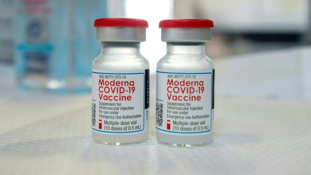 Corona: Moderna schützt sechs Monate nach Impfung etwa gleich gut