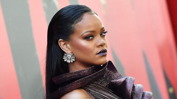 Wie Rihanna auf ihren neuen Milliardärinnen-Status reagiert hat