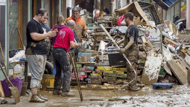 Flut in Deutschland: "Keine Obergrenze" bei Hilfsgeldern