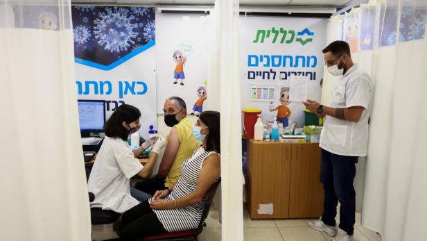 In Israel wird die dritte Impfung verabreicht