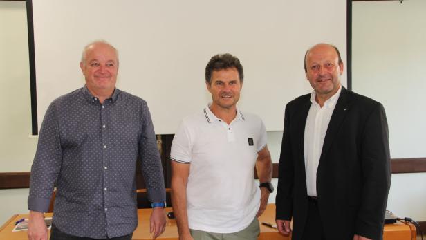 Investoren Christian Endl und Herbert Mandl mit Bürgermeister Franz Aigner