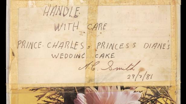 Slice of Prince Charles and Diana's wedding cake auctioned