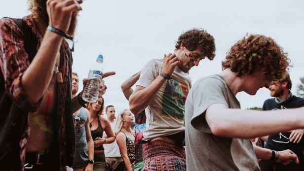 Ab diesem Alter bist du laut Studie zu alt zum Partymachen đ