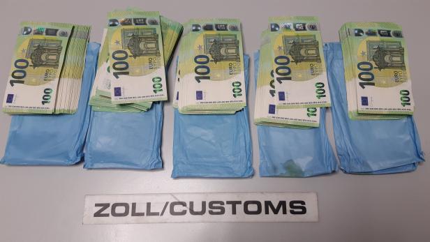 Zöllner stoppten Mann, der 46.000 Euro außer Landes schmuggeln wollte