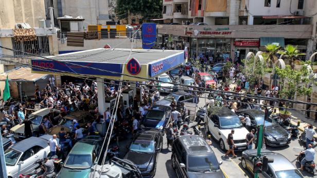 Libanon: Armee beschlagnahmt Treibstoff und verteilt ihn gratis