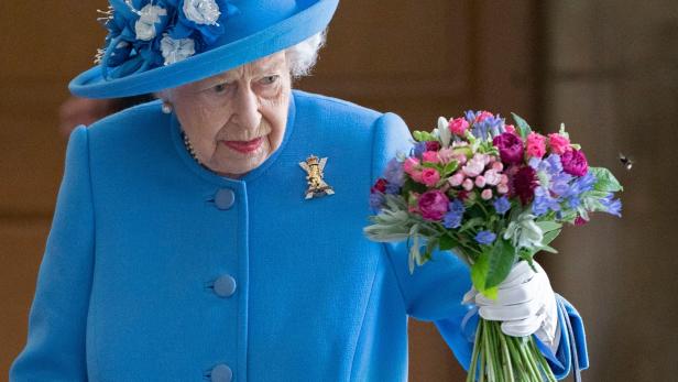 Queen Elizabeth vor schwierigen Entscheidungen über Lieblingssohn