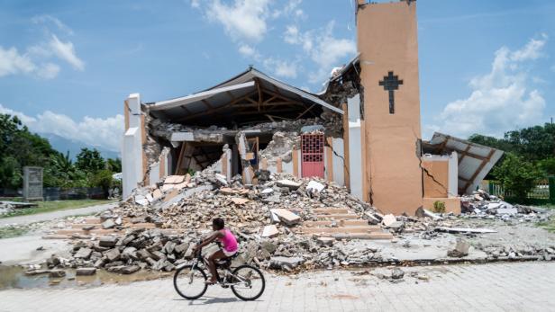 Über 2.000 Tote nach Erdbeben in Haiti