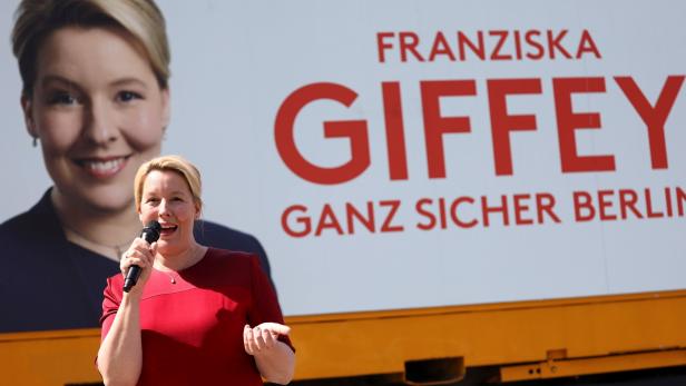 SPD presents election posters in Berlin
