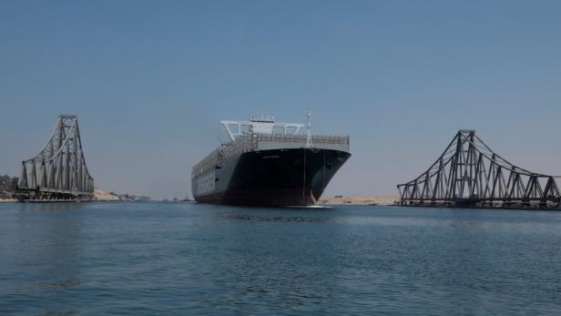 Geht doch: "Ever Given" passiert endlich den Suezkanal