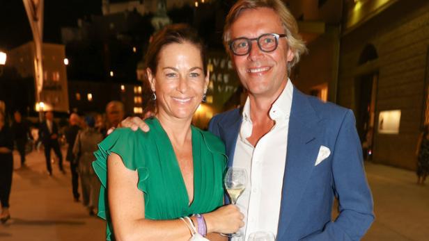 Birgit Lauda kam mit neuer Begleitung Marcus Sieberer zur „Tosca“