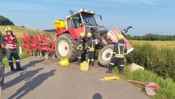 Traktor brach in Karlstetten während der Fahrt in zwei Teile