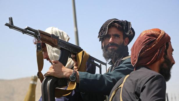 Die neuen Herrscher: Es besteht der Verdacht, dass einige der Taliban nach Europa ausgeflogen worden sind