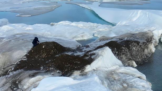 Greenland expedition discover 'world's northernmost island'
