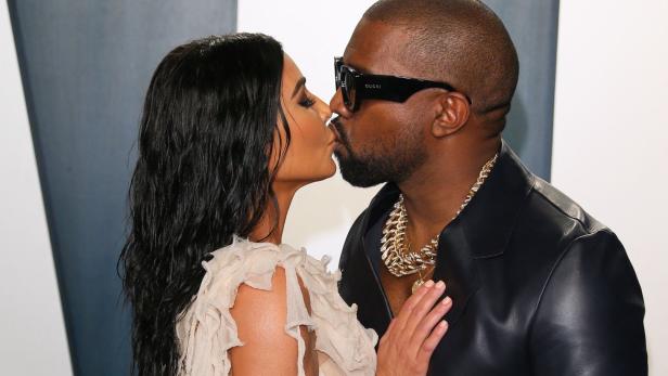 Liebes-Comeback mit Kanye? Kardashian sorgt in Hochzeitskleid für Gerüchte