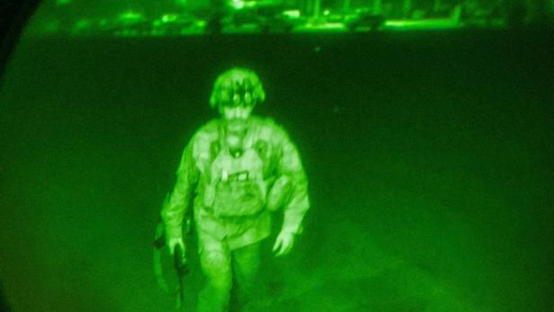 Der letzte US-Soldat verlässt Afghanistan.