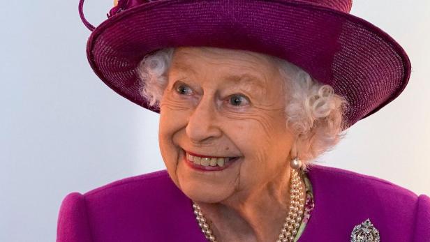 Queen Elizabeths wilder Kommentar, nachdem sie Prinz William zum ersten Mal gesehen hat