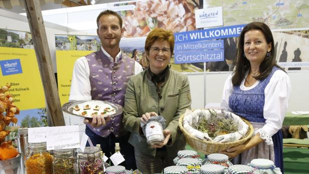 Die Görtschitztaler rühren auf der Klagenfurter Herbstmesse die Werbetrommel für ihre Produkte.