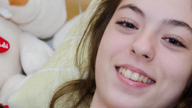 Strahlefräulein: Bereits wenige Wochen nach dem Unfall ist Vanessa Sahinovic wieder im Wasser aktiv. Mehrmals pro Woche nutzt sie das Therapiebecken im Krankenhaus