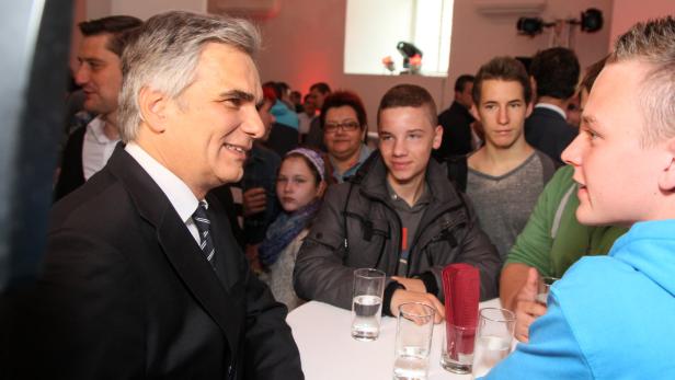 Bundeskanzler Werner Faymann im Rahmen der SPÖ-Wahlkampfveranstaltung: &quot;Eure Zukunft! Mein Auftrag!&quot; in der Ovalhalle, Museumsquartier.