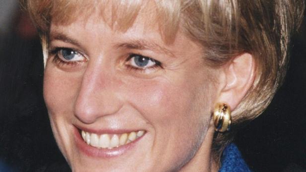 24. Todestag: Bilder zum Gedenken an Diana vor dem Kensington-Palast
