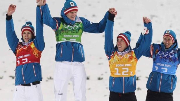 Die Silbernen von Sotschi: Michael Hayböck, Thomas Morgenstern, Thomas Diethart und Gregor Schlierenzauer (vo. li. n. re.).