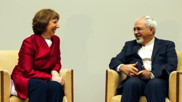 Um gutes Gesprächsklima sichtlich bemüht: EU-&quot;Außenministerin&quot; Catherine Ashton und der iranische Außenminister Javad Zarif.