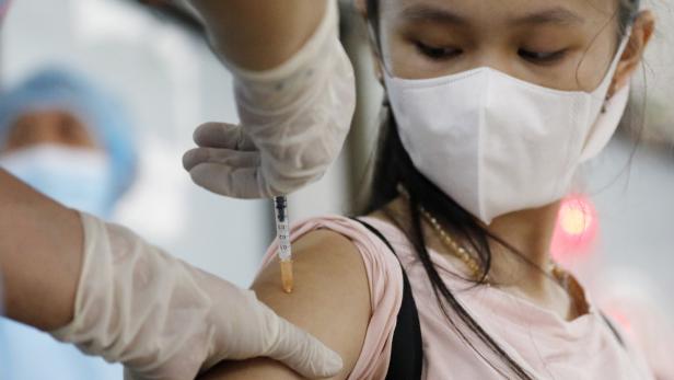 Bisher gibt es nur Daten von in China entwickelten Totimpfstoffen gegen Covid-19: Bei diesen Vakzinen kommt es häufiger zu Impfdurchbrüchen.