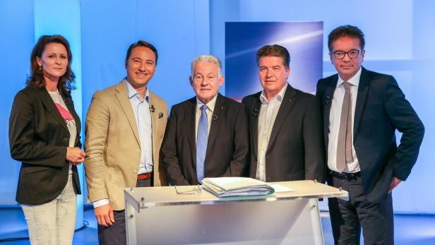 Von links: Landessprecherin Judith Raab (Neos), Landesparteiobmann Manfred Haimbuchner (FPÖ), Landesparteiobmann Josef Pühringer (ÖVP), Landesparteivorsitzender Reinhold Entholzer (SPÖ) und Spitzenkandidat Rudi Anschober (Grüne).