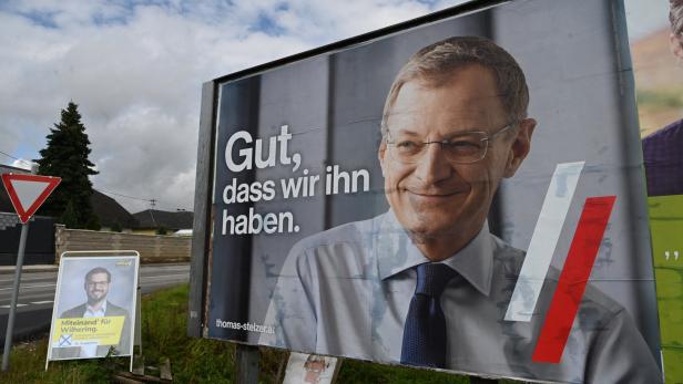 Wahlplakat in Oberösterreich - Landeshauptmann Thomas Stelzer (ÖVP)