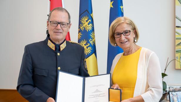 Ferdinand Zuser erhielt das Große Goldene Ehrenzeichen für Verdienste um das Bundesland NÖ durch Landeshauptfrau Johanna Mikl-Leitner
