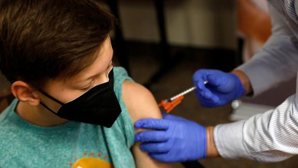 Wie Eltern ihre Kinder schon jetzt impfen lassen können