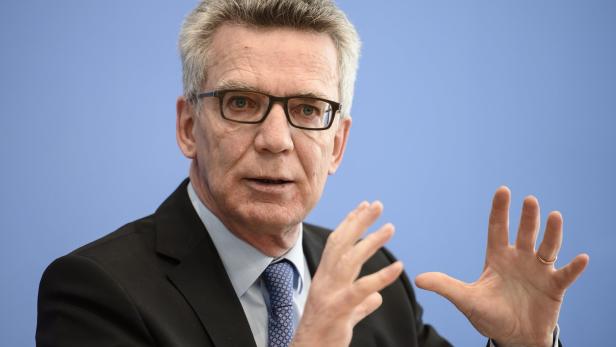 Ex-Innenminister De Maizière: "Die Kanzlerin könnte bis ins Frühjahr regieren"