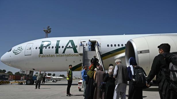 AFGHANISTAN-CONFLICT-AIRPORT PIA-Flieger auf dem Weg nach Kabul