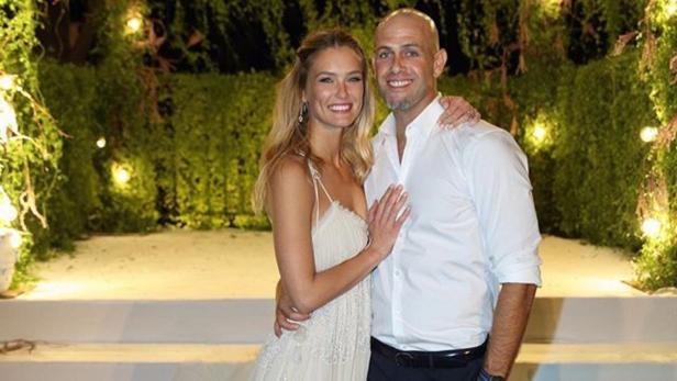 Bar Refaeli zeigt erstes Hochzeitsbild