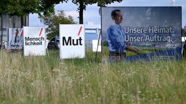 Unübersehbar: Wahlkampf entlang Oberösterreichs Straßen