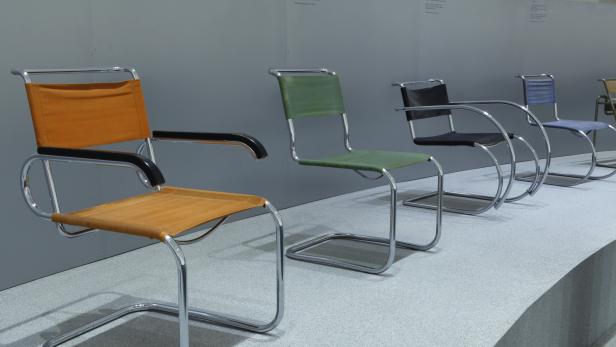 Warum Thonet Freischwinger seit 90 Jahren noch immer Stilikonen sind