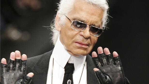 Karl Lagerfelds legendäre Handschuhe kommen unter den Hammer